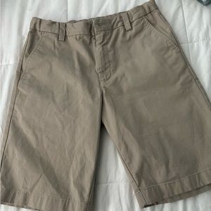 Vineyard Vines shorts in size 14. In good condition